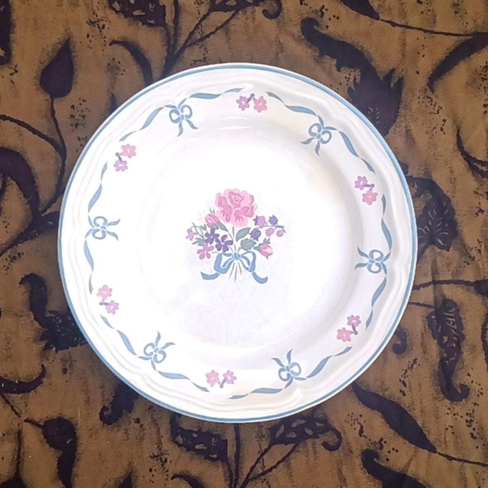 Newcore vintage blue and pink floral pattern stoneware salad plates
